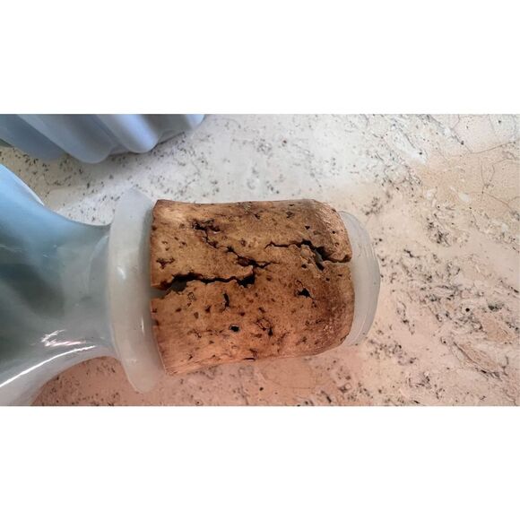 Vintage Fenton Blue Opalescent Hobnail Decanter with Stopper Vase Decor - Picture 12 of 13